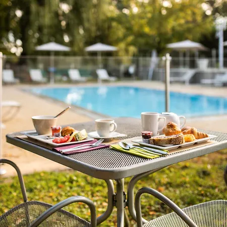 Novotel Geneve Aeroport France Hotel 4*